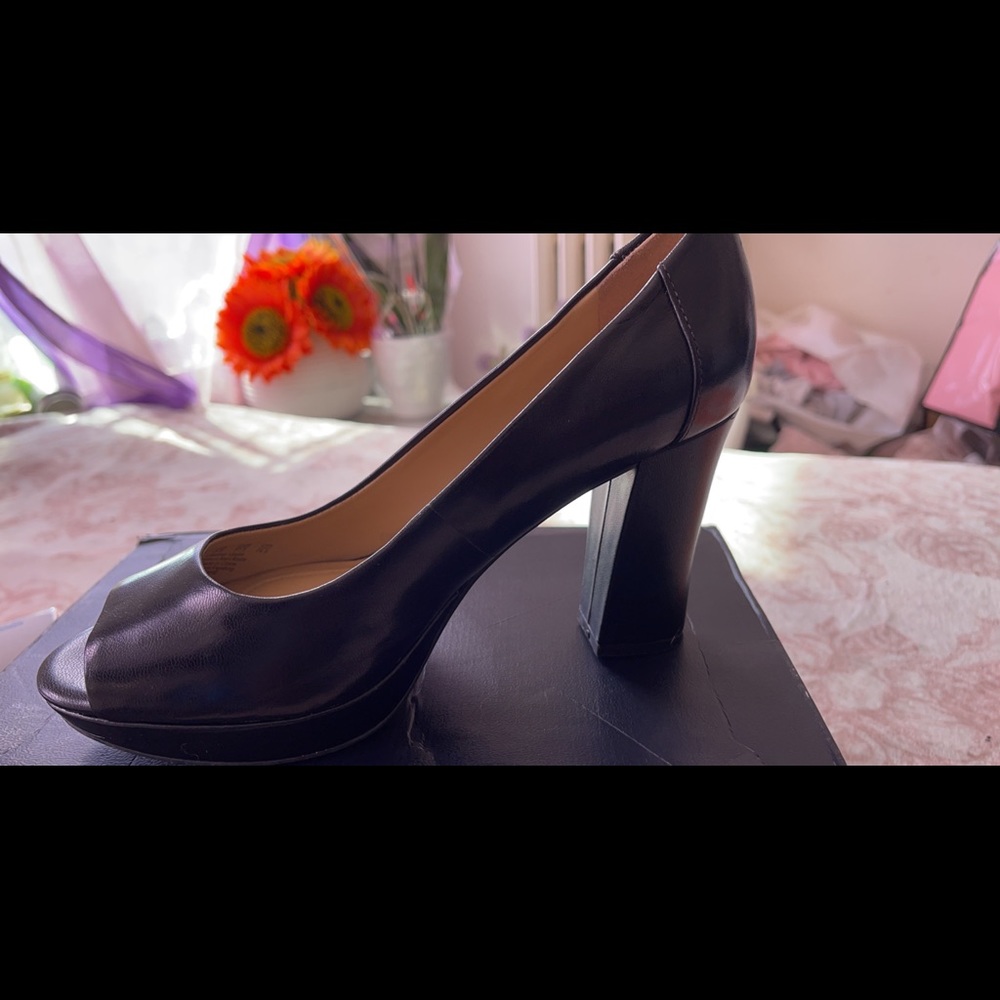 Naturalizer Amie platform Pumps
